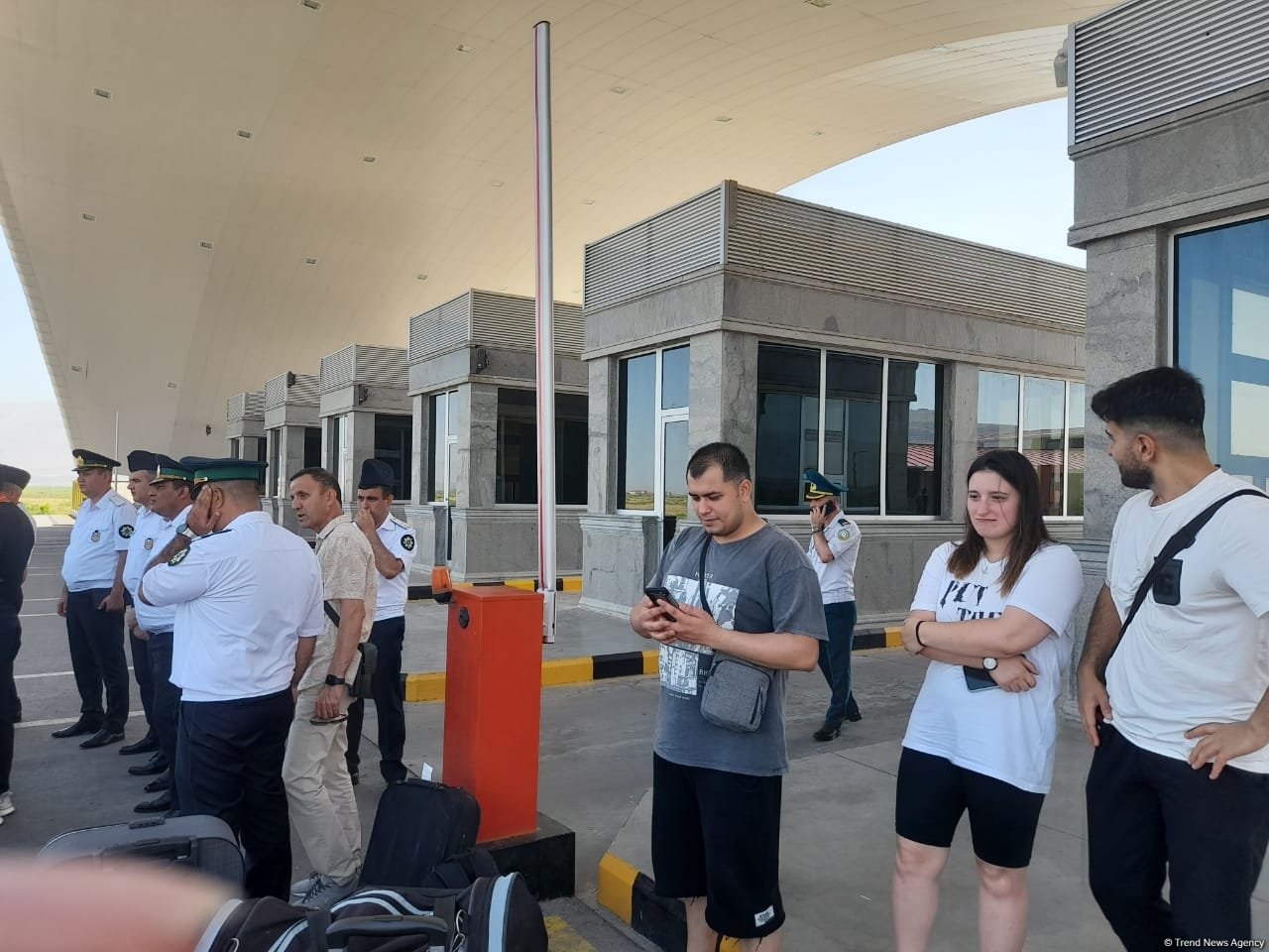 Azerbaijan discloses its only accessible land border crossing location (PHOTO)
