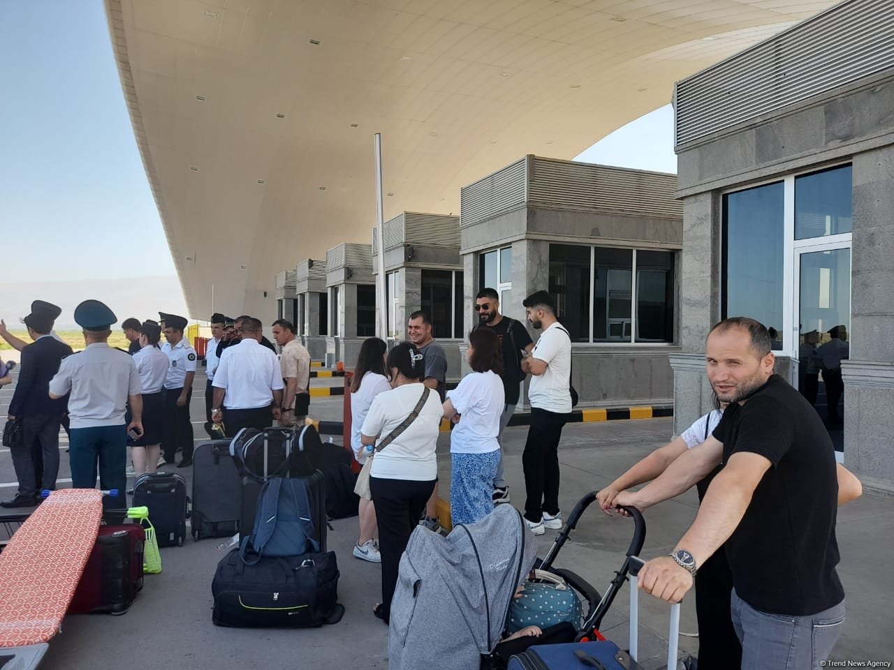 Azerbaijan discloses its only accessible land border crossing location (PHOTO)