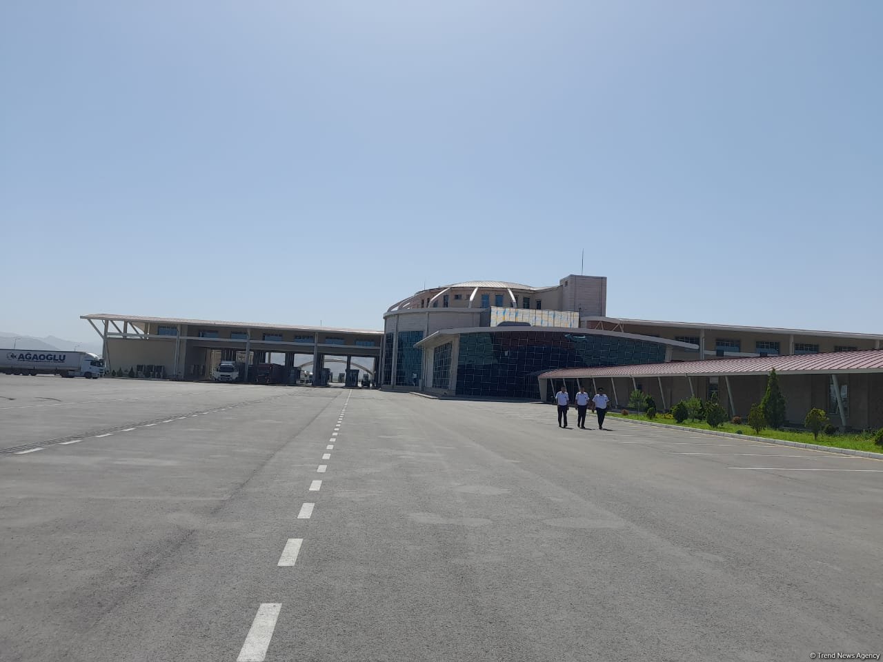 Azerbaijan discloses its only accessible land border crossing location (PHOTO)