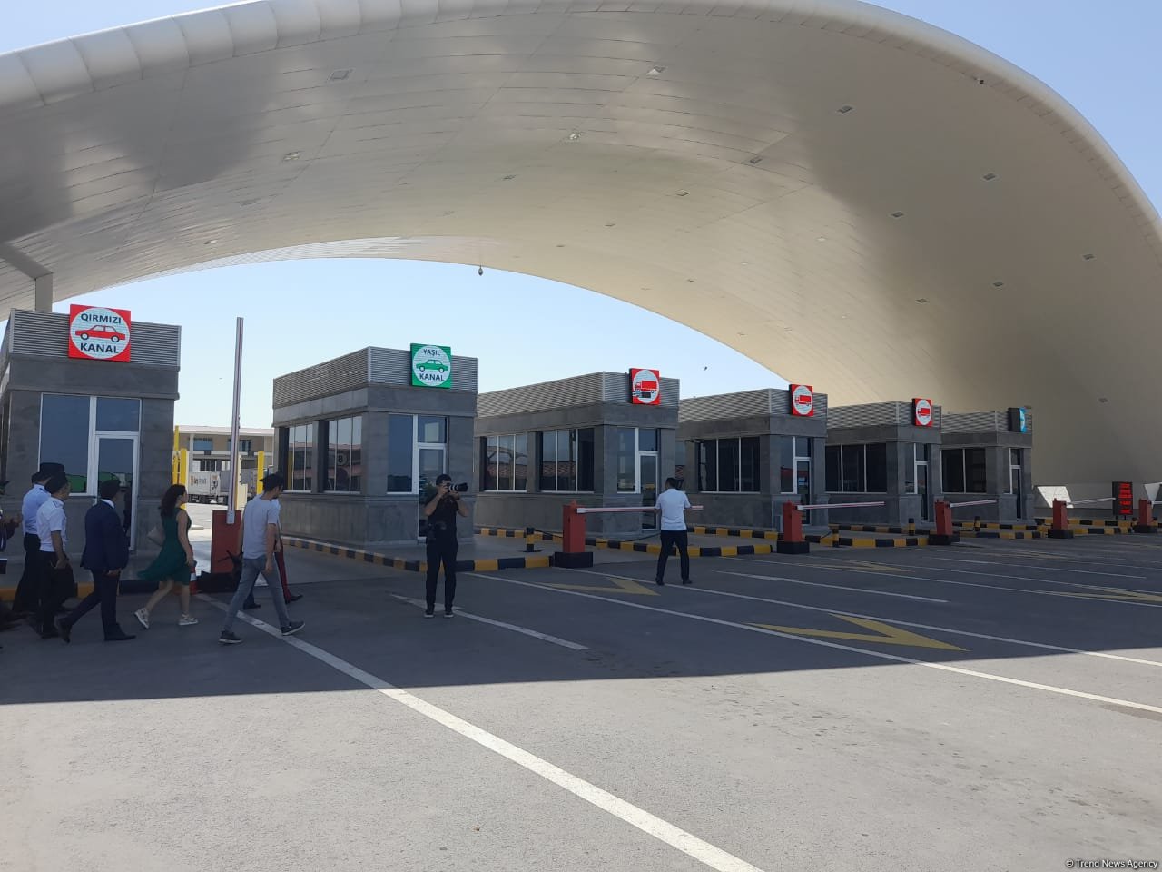 Azerbaijan discloses its only accessible land border crossing location (PHOTO)