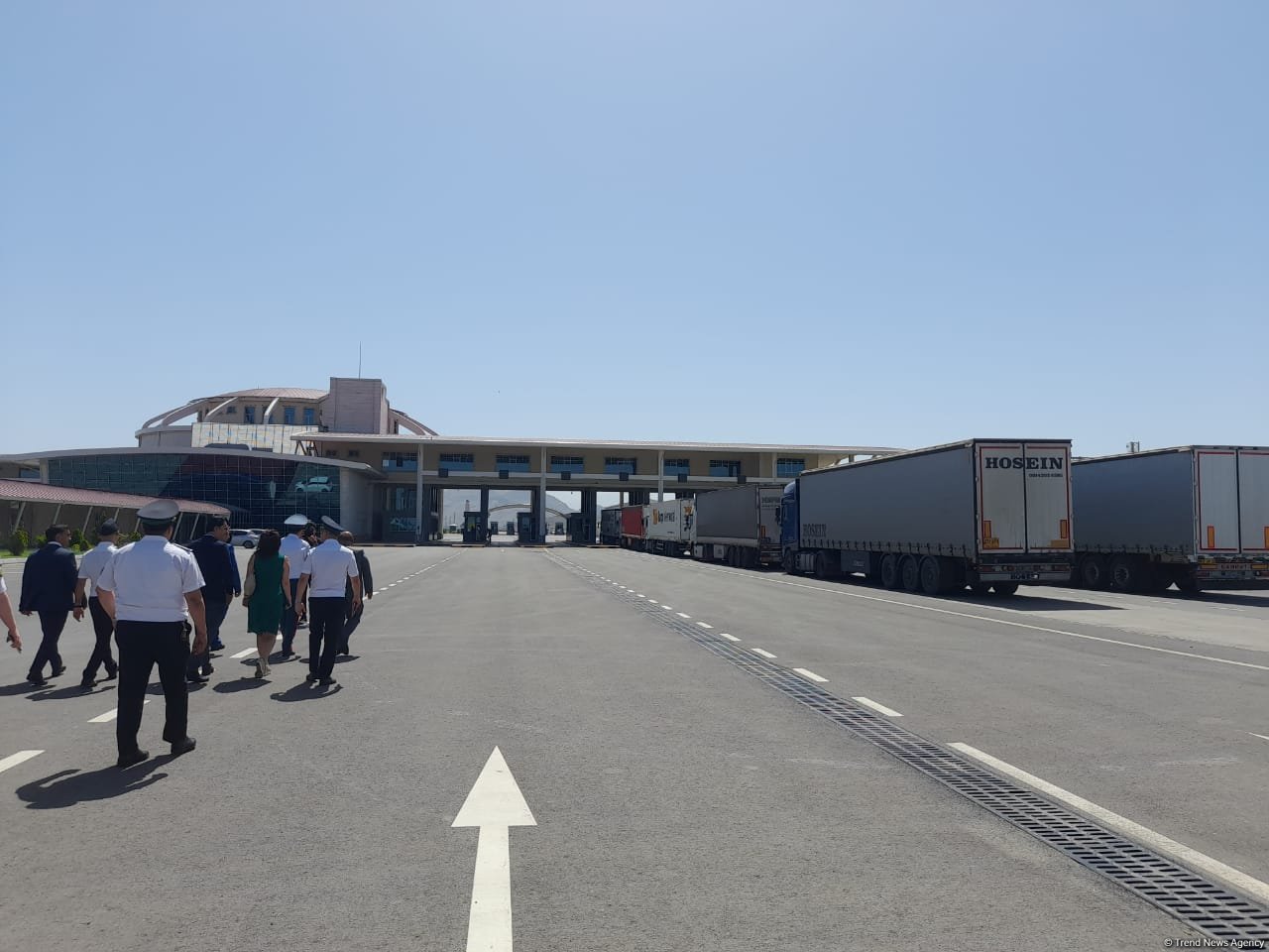 Azerbaijan discloses its only accessible land border crossing location (PHOTO)