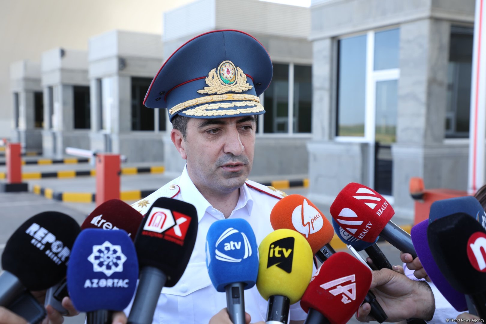Azerbaijan discloses its only accessible land border crossing location (PHOTO)