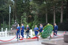 Azerbaijani MFA leadership visits Alleys of Honor, Martyrs (PHOTO)