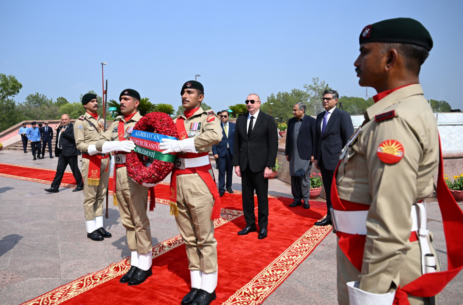 President Ilham Aliyev visits national monument in Islamabad (PHOTO/VIDEO)
