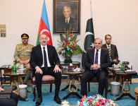 President Ilham Aliyev, PM Muhammad Shehbaz Sharif hold meeting in limited format in Islamabad (PHOTO)