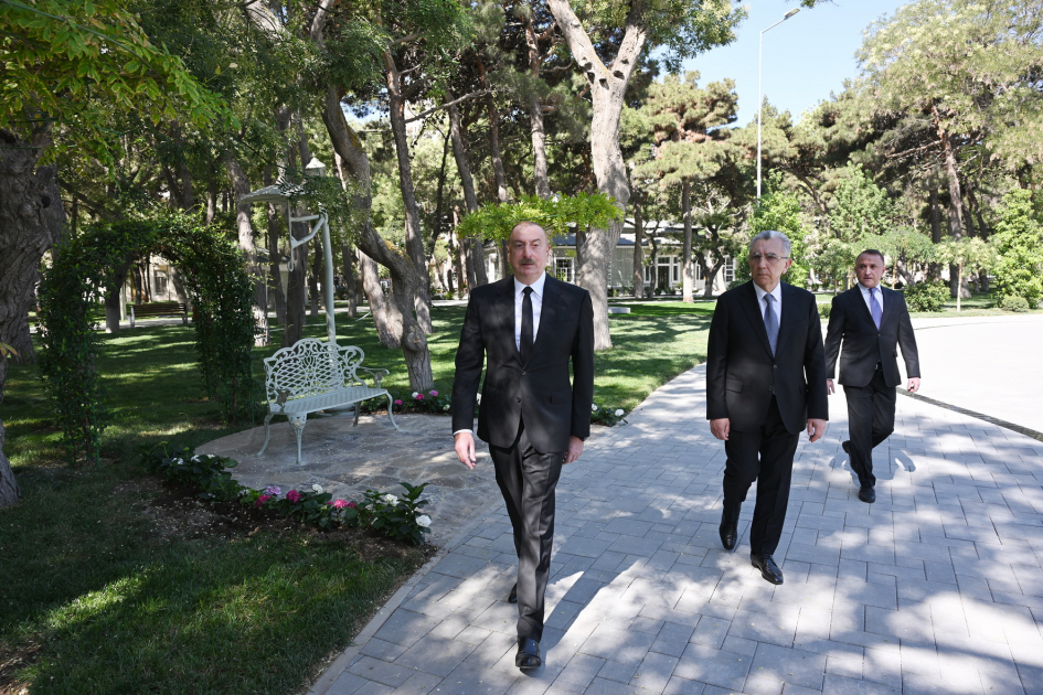President Ilham Aliyev attends opening ceremony of newly renovated Narimanov Park in Baku (PHOTO)