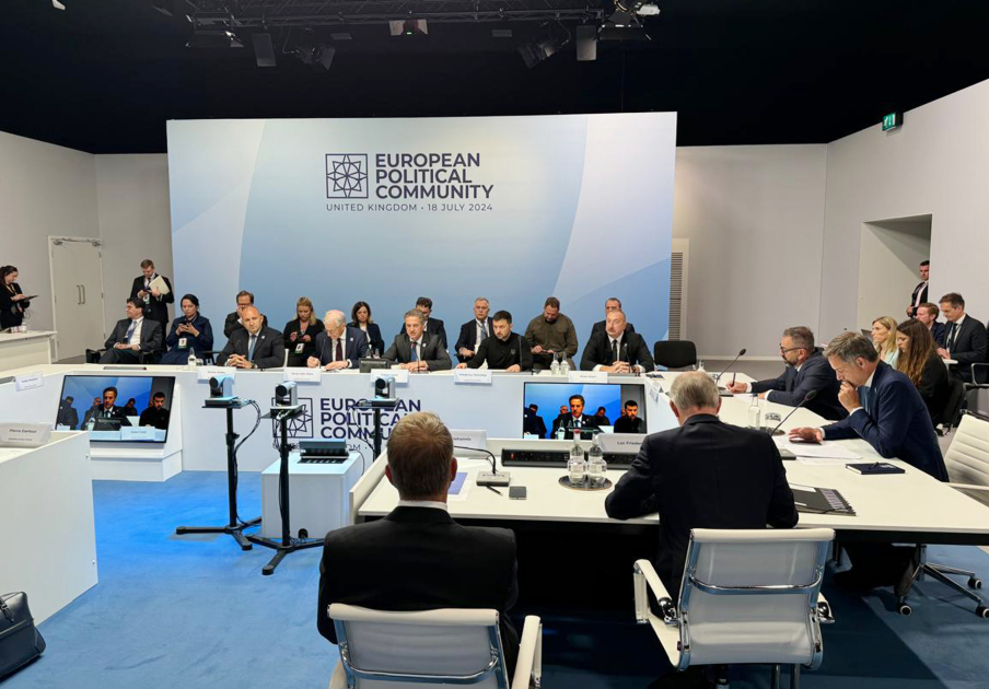 President Ilham Aliyev addresses Energy and Connectivity round table within 4th EPC summit (PHOTO)