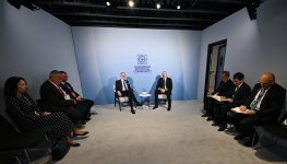 President Ilham Aliyev meets with Czech PM in Oxford (PHOTO/VIDEO)