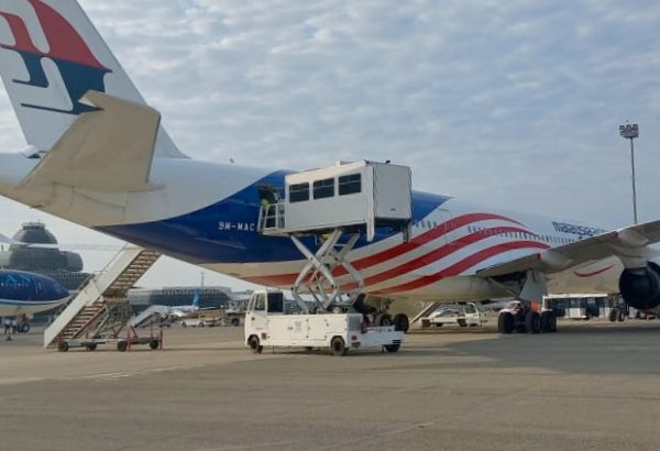 Malaysia Airlines plane makes emergency landing in Baku