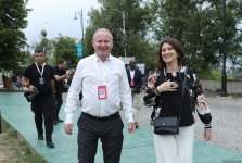 Participants of Global Media Forum walk around city of Shusha (PHOTO)