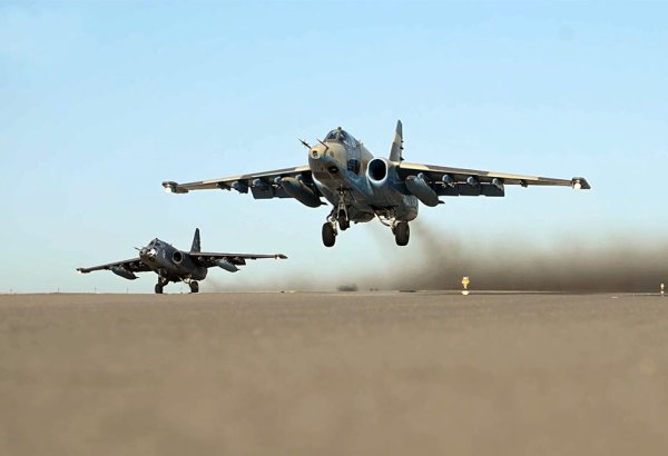 Azerbaijani military pilots conduct training flights (VIDEO)