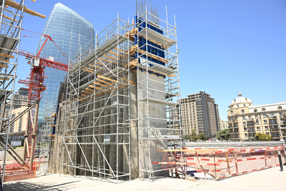 President Ilham Aliyev inspects progress of Victory Park construction in Baku (PHOTO/VIDEO)