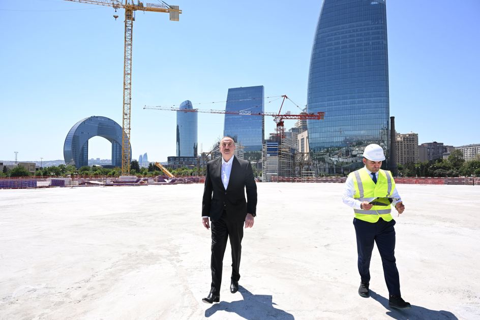 President Ilham Aliyev inspects progress of Victory Park construction in Baku (PHOTO/VIDEO)