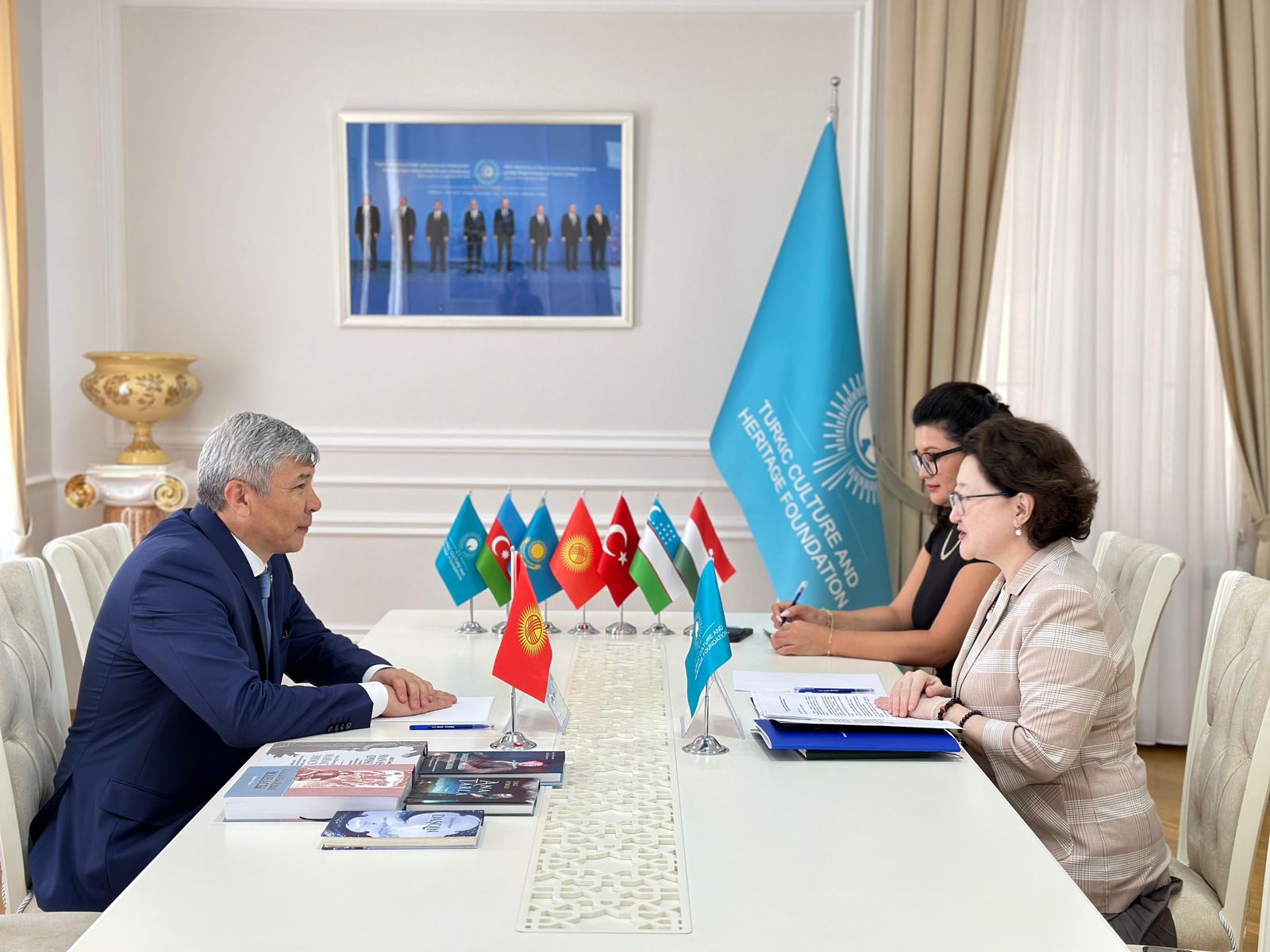 Turkic Culture and Heritage Foundation meets Kyrgyz ambassador to Azerbaijan (PHOTO)