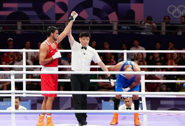 Azerbaijani boxer Murad Allahverdiyev punches his way to 1/4 finals in Paris (PHOTO)