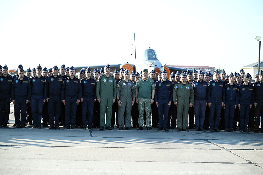 Azerbaijan's chief of general staff inspects combat activity of air force units (PHOTO)