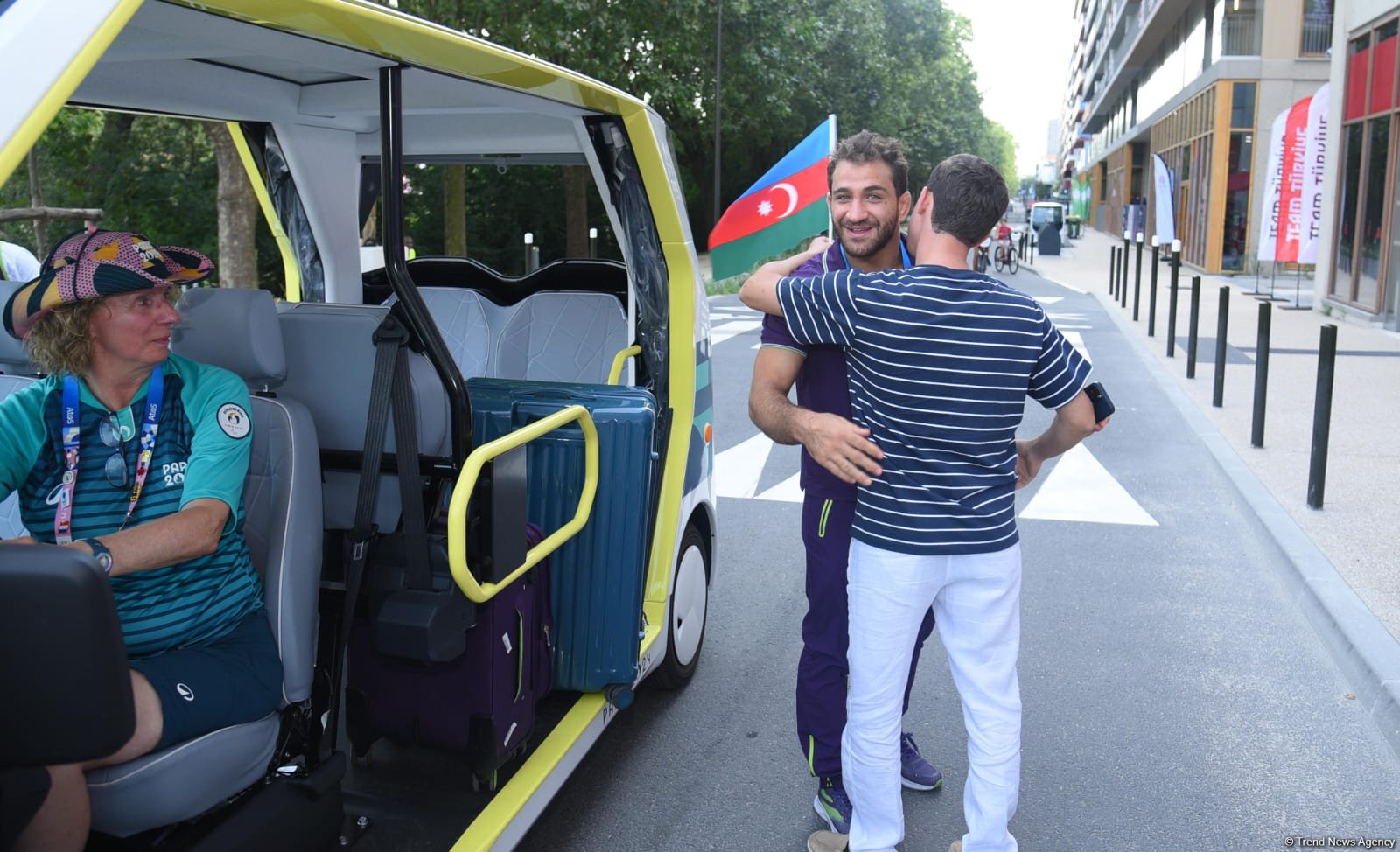 Hidayat Heydarov honored by Azerbaijani a sports delegation in Paris after Olympic gold win (PHOTO)