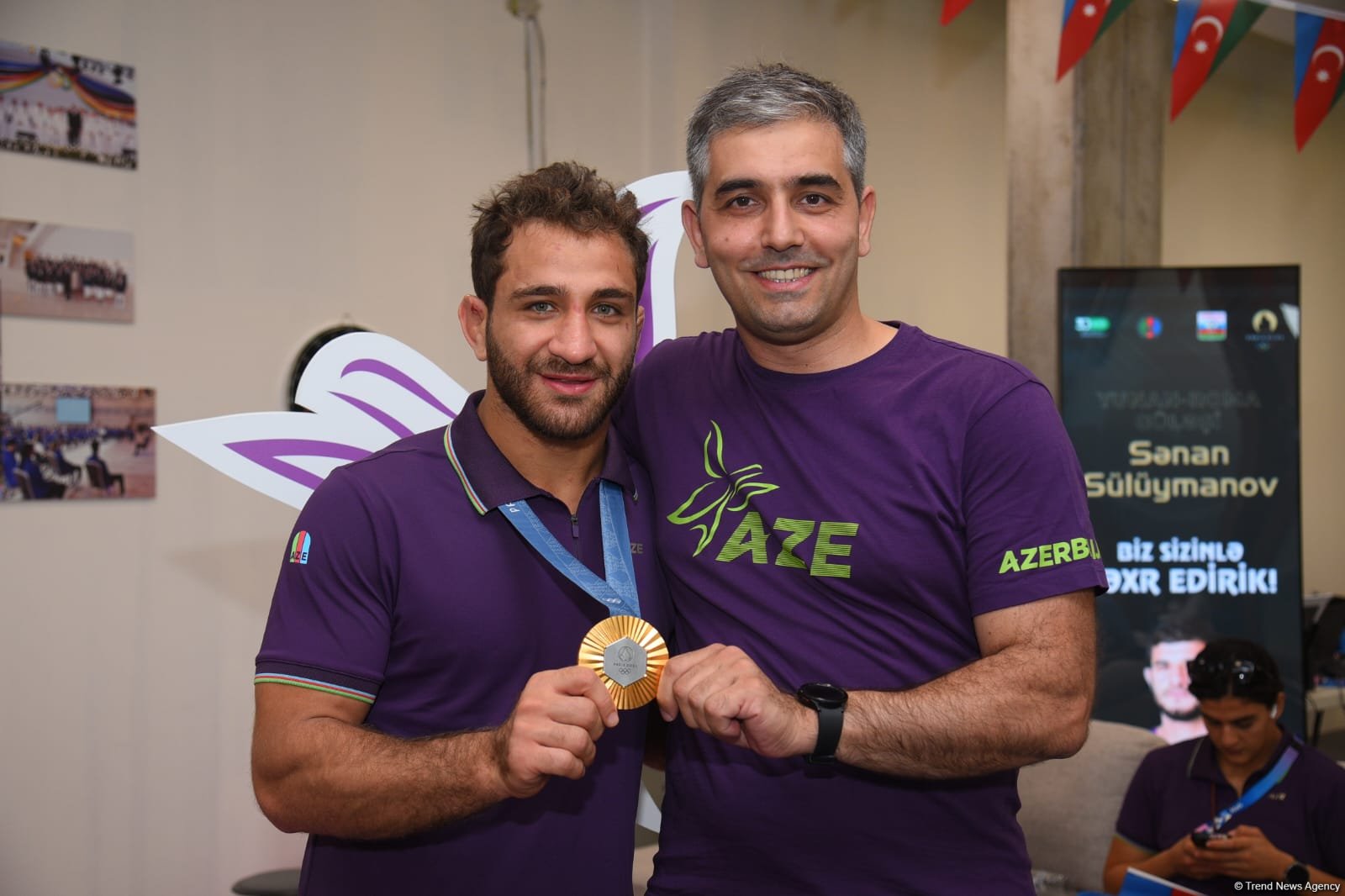 Hidayat Heydarov honored by Azerbaijani a sports delegation in Paris after Olympic gold win (PHOTO)