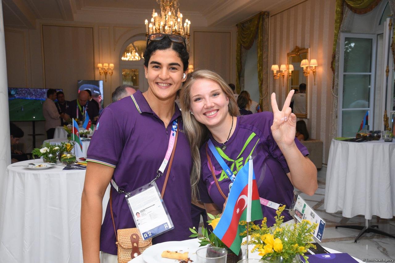 Azerbaijan Olympic House in Paris hosts meeting with athletes (PHOTO)