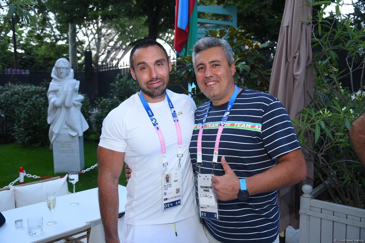 Azerbaijan Olympic House in Paris hosts meeting with athletes (PHOTO)