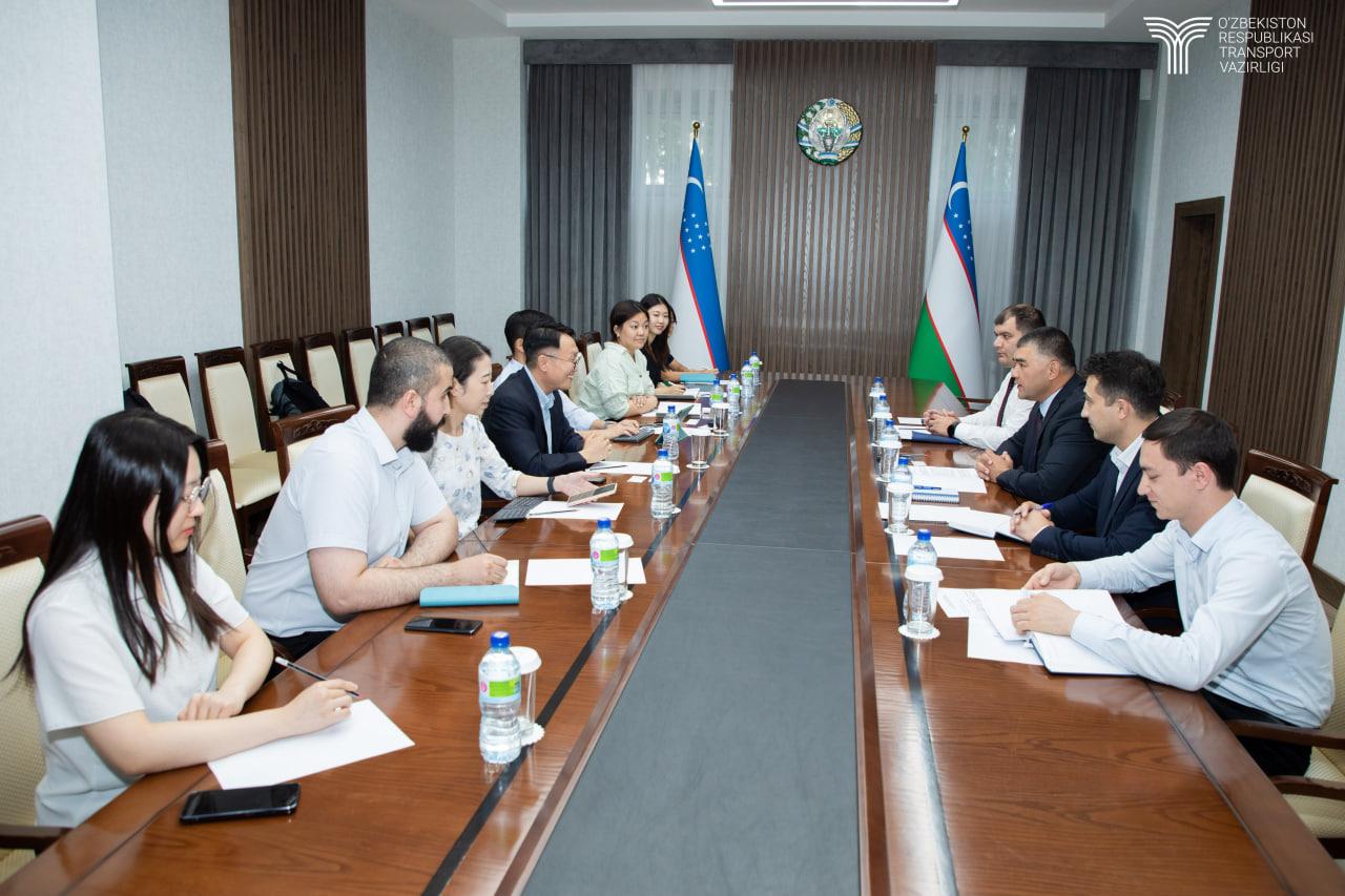 Uzbekistan, Korean Eximbank talk high-speed electric train deliveries