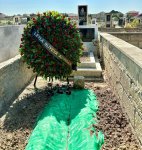 Heydar Aliyev Foundation's Vice-President Leyla Aliyeva sends wreath to funeral of Khojaly genocide witness (PHOTO)