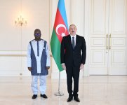 President Ilham Aliyev accepts credentials of incoming ambassador of Burkina Faso to Azerbaijan (PHOTO)