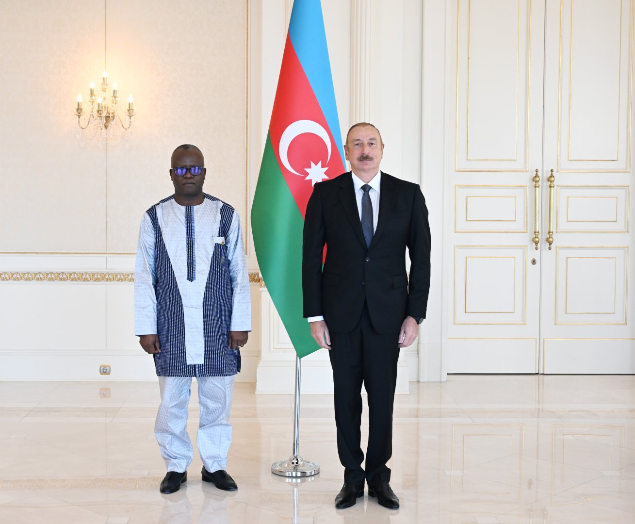 President Ilham Aliyev accepts credentials of incoming ambassador of Burkina Faso to Azerbaijan (PHOTO)