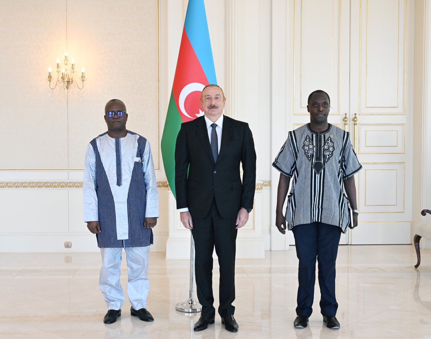 President Ilham Aliyev accepts credentials of incoming ambassador of Burkina Faso to Azerbaijan (PHOTO)