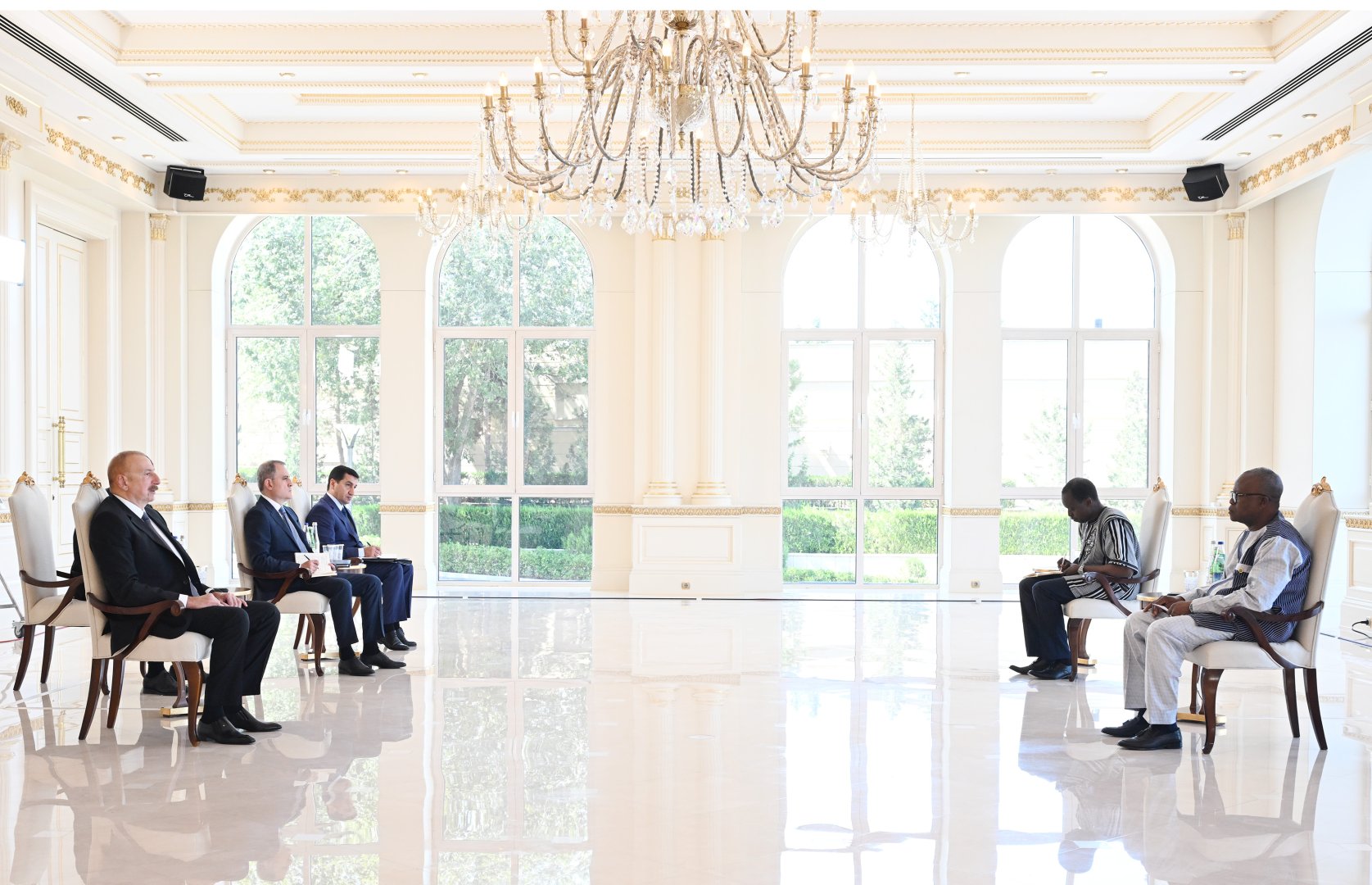 President Ilham Aliyev accepts credentials of incoming ambassador of Burkina Faso to Azerbaijan (PHOTO)