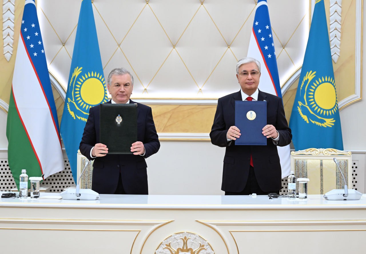 Kazakhstan, Uzbekistan sign multiple documents
