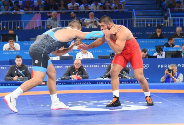 Azerbaijani wrestler to compete for bronze medal at Paris Olympics (PHOTO)