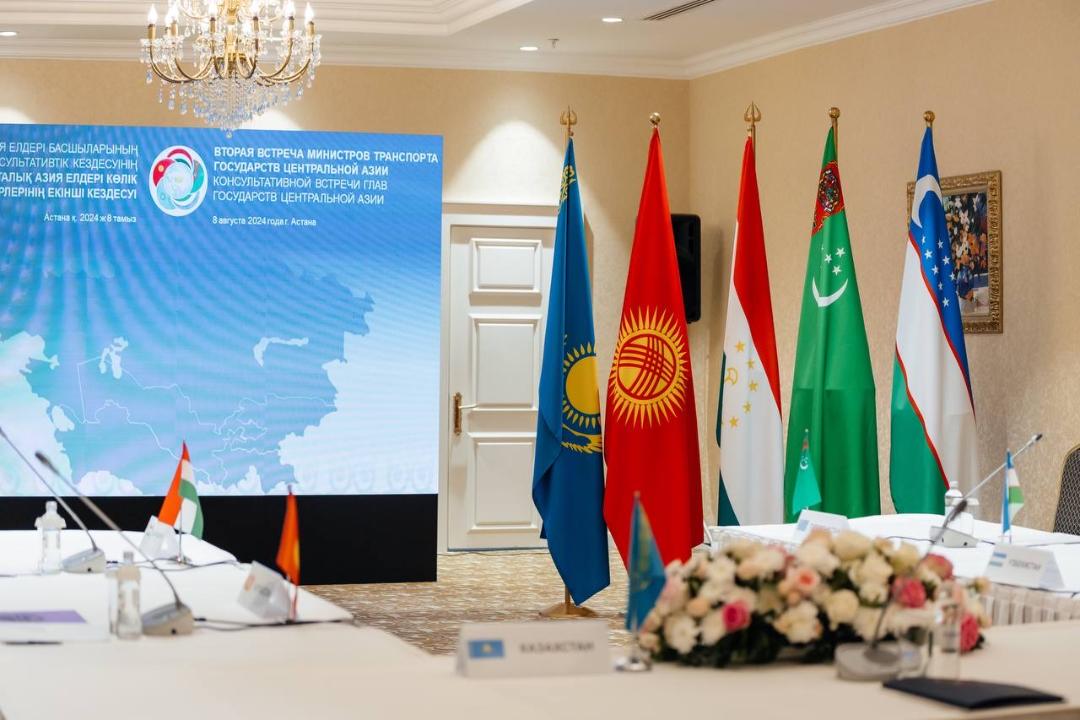 Tajikistan calls for creating unified logistics and transport model in Central Asia