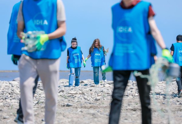 IDEA organizes another Kura riverbank cleanup in Azerbaijan (PHOTO)
