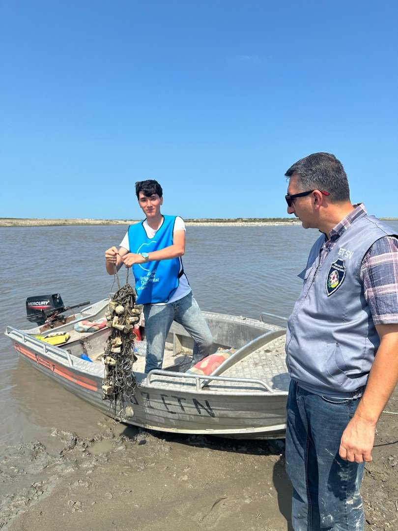 IDEA organizes another Kura riverbank cleanup in Azerbaijan (PHOTO)