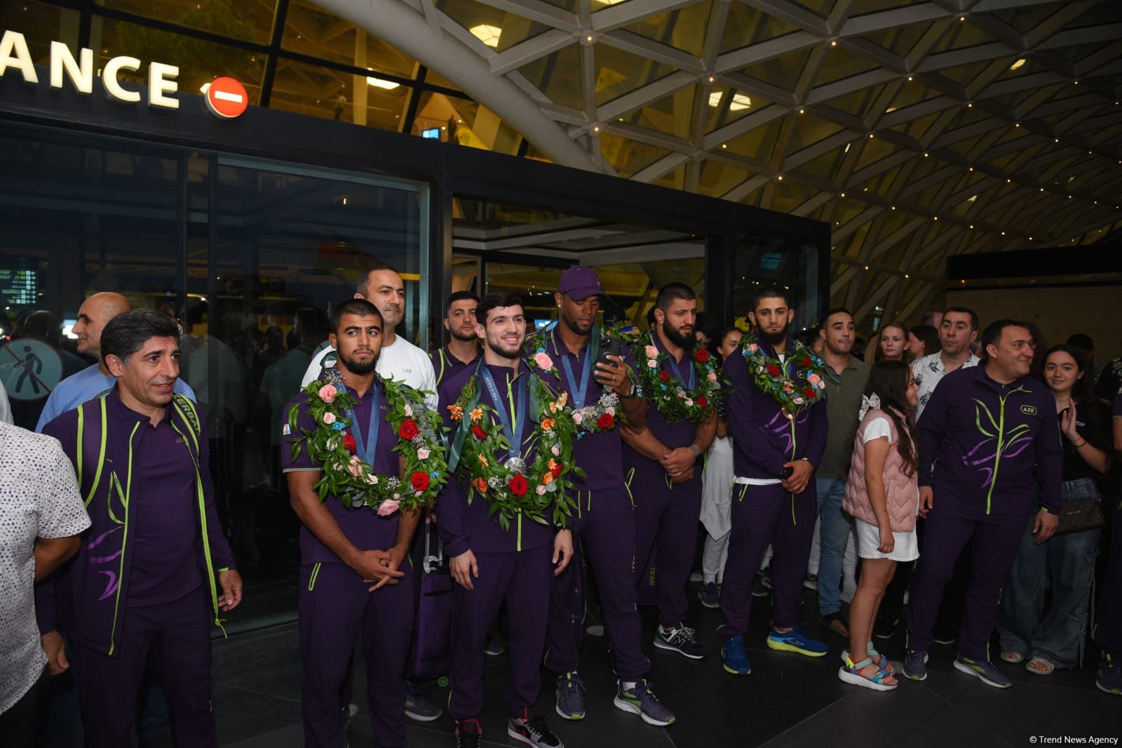 Azerbaijani team successfully performed at Olympic Games returns home (PHOTO/VIDEO)