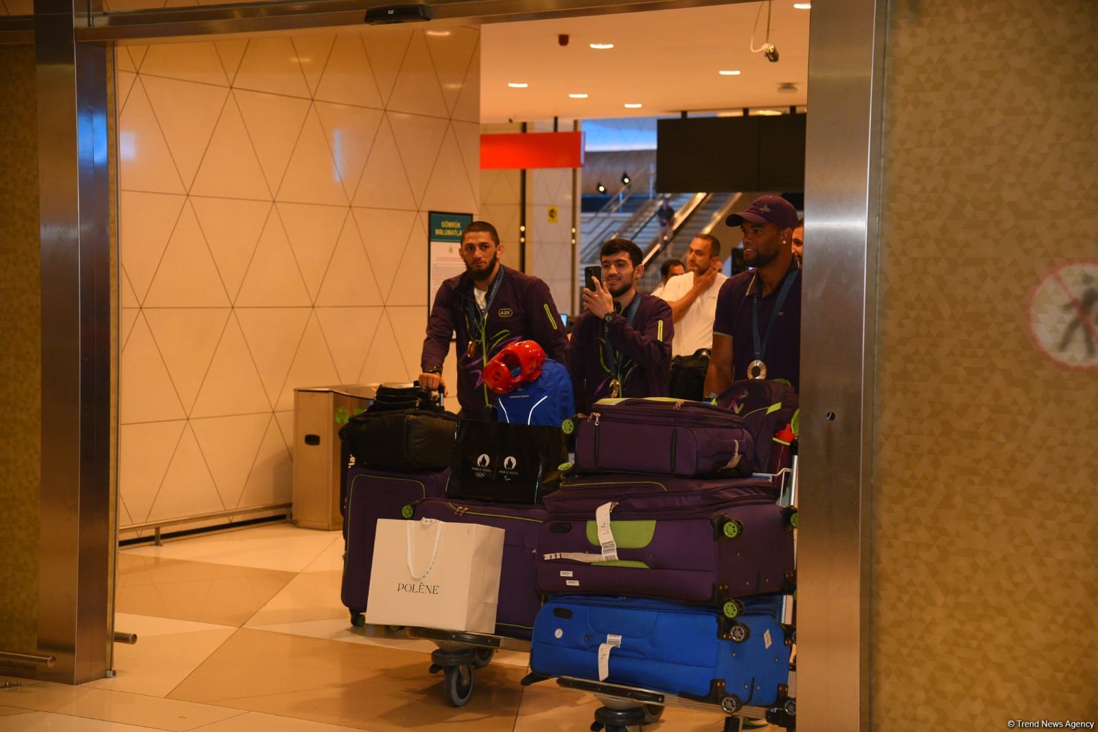 Azerbaijani team successfully performed at Olympic Games returns home (PHOTO/VIDEO)