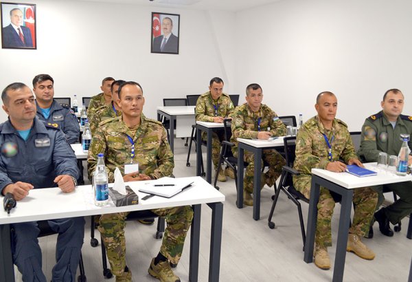 Uzbekistan's military delegation visits Azerbaijan (PHOTO)