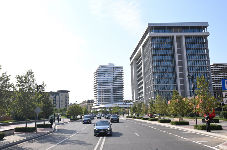 Presidents of Azerbaijan and Russia visit Baku White City (PHOTO/VIDEO)