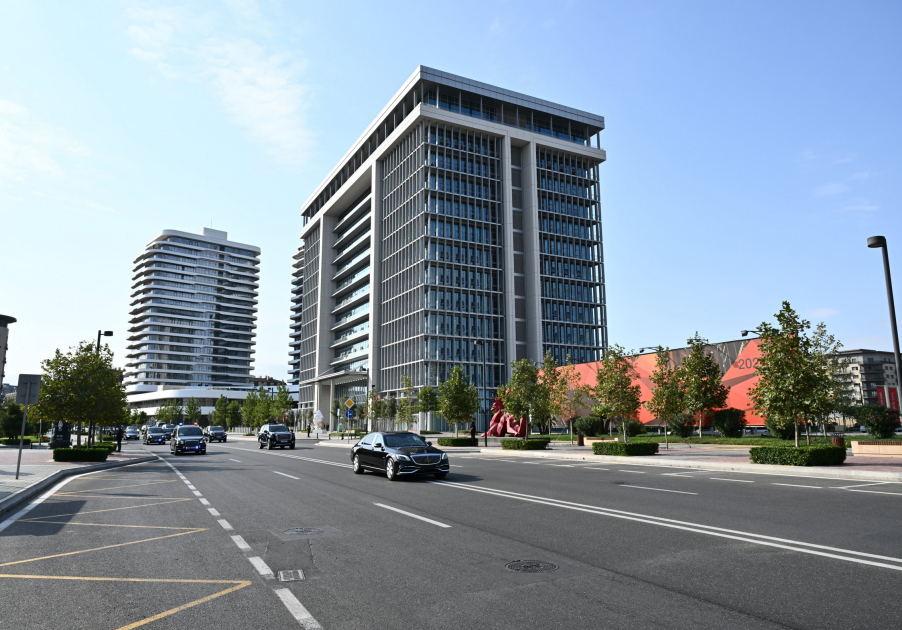 Presidents of Azerbaijan and Russia visit Baku White City (PHOTO/VIDEO)