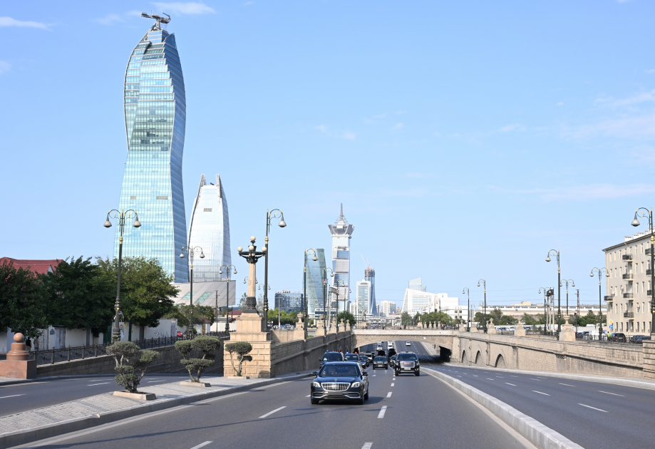 Presidents of Azerbaijan and Russia visit Baku White City (PHOTO/VIDEO)