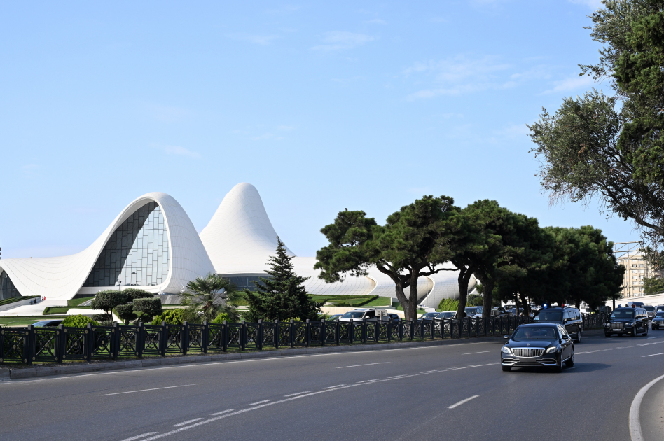 Presidents of Azerbaijan and Russia visit Baku White City (PHOTO/VIDEO)