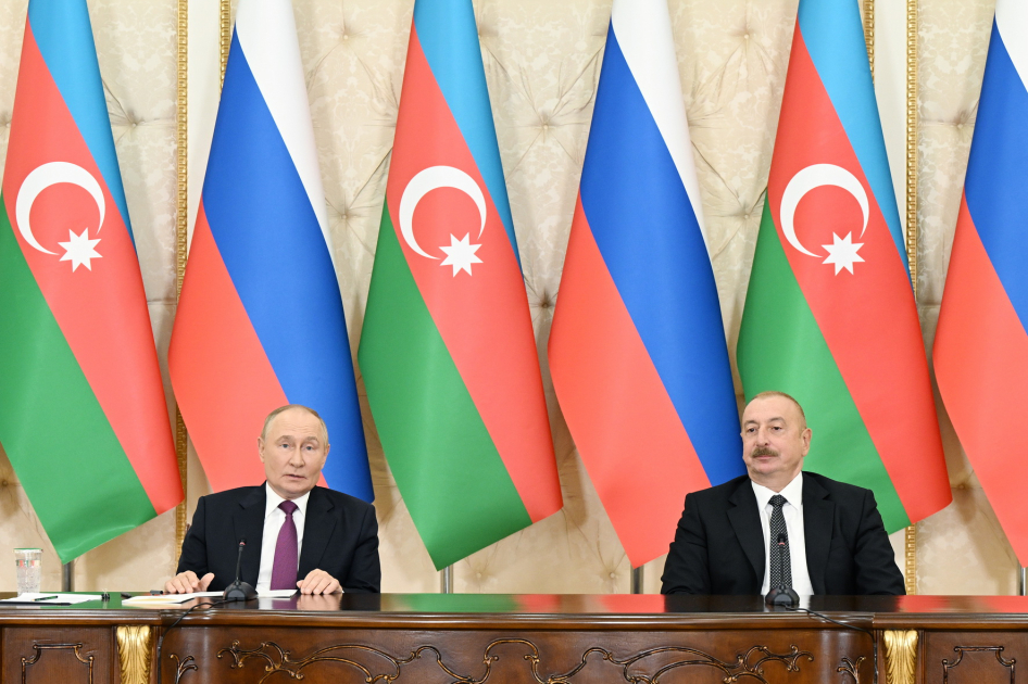 Presidents of Azerbaijan, Russia discuss series of issues on regional agenda in Baku