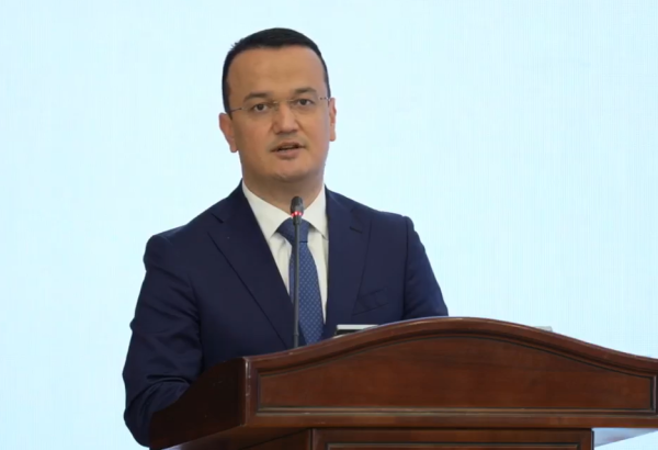 Azerbaijan, Uzbekistan to adopt joint road map on business dev't - minister