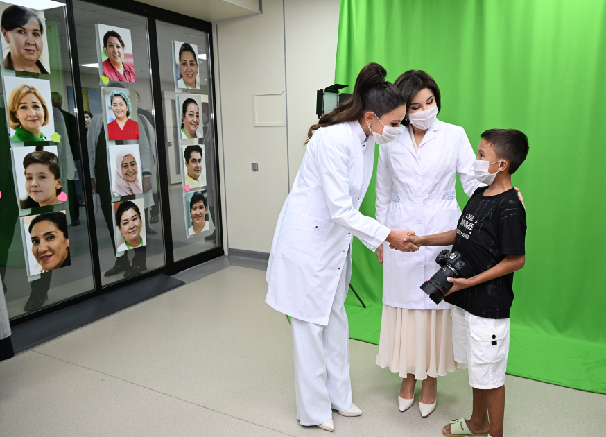 First Lady Mehriban Aliyeva, First Lady Ziroatkhon Mirziyoyeva visit “Mekhrli” school in Tashkent (PHOTO/VIDEO)