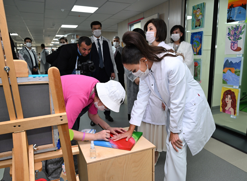 First Lady Mehriban Aliyeva, First Lady Ziroatkhon Mirziyoyeva visit “Mekhrli” school in Tashkent (PHOTO/VIDEO)