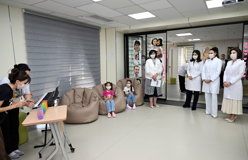 First Lady Mehriban Aliyeva, First Lady Ziroatkhon Mirziyoyeva visit “Mekhrli” school in Tashkent (PHOTO/VIDEO)