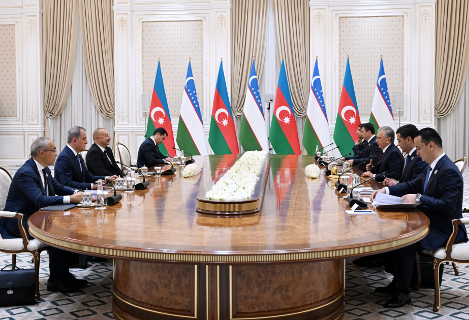 President Ilham Aliyev, President Shavkat Mirziyoyev hold limited-format meeting