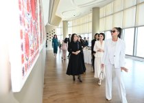 First Lady Mehriban Aliyeva, First Lady Ziroatkhon Mirziyoyeva visit exhibition in Tashkent and view collection of Uzbek national costumes (PHOTO/VIDEO)