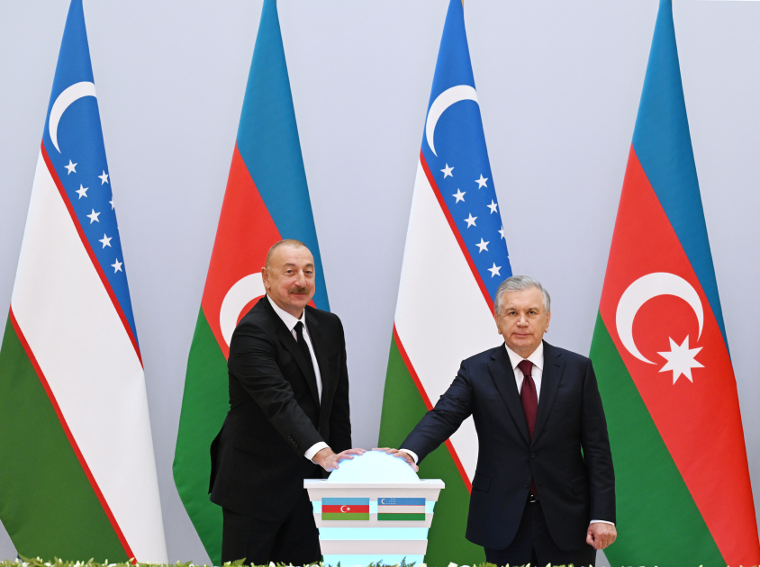 President Ilham Aliyev, President Shavkat Mirziyoyev hold meeting with representatives from business communities (PHOTO)